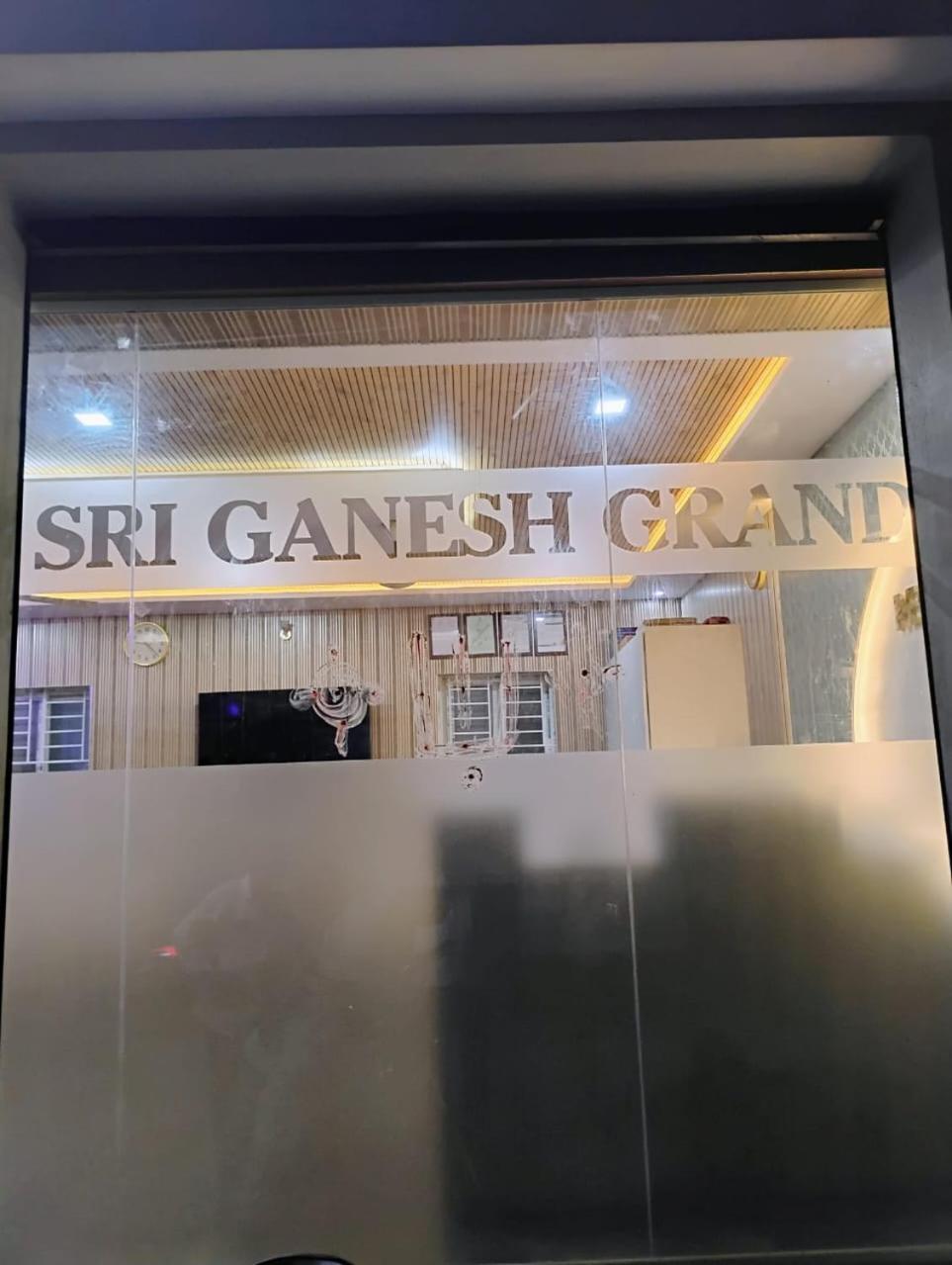 蒂鲁帕蒂 Sri Ganesh Grand酒店 外观 照片